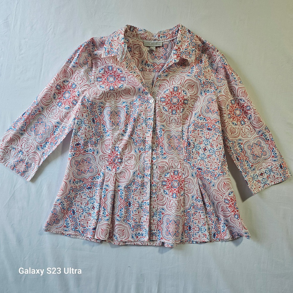 Dana Buchman Women's L Button Front Blouse Coral Blue Medallion Print pleated